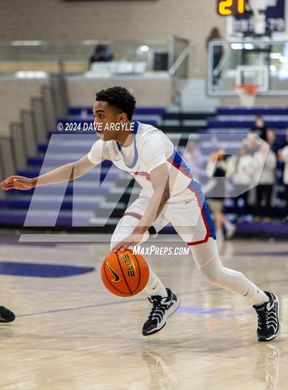 Thumbnail 3 in Harvard-Westlake vs. Bartlett (Holiday Hoopfest) photogallery.
