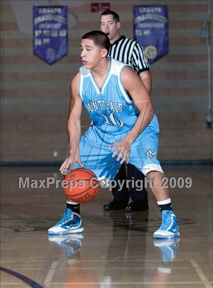 Thumbnail 3 in Fontana vs Montclair (Inland Empire Invitational) photogallery.