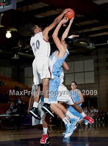 Thumbnail 2 in Fontana vs Montclair (Inland Empire Invitational) photogallery.