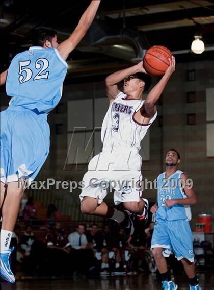 Thumbnail 3 in Fontana vs Montclair (Inland Empire Invitational) photogallery.