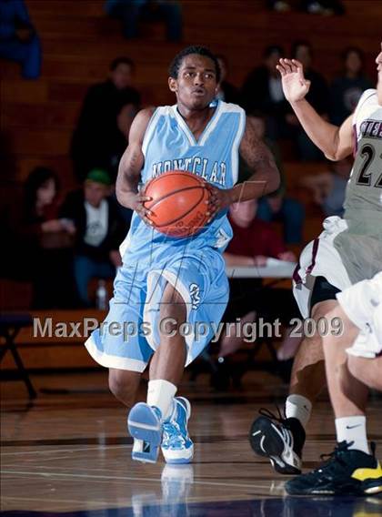 Thumbnail 3 in Fontana vs Montclair (Inland Empire Invitational) photogallery.