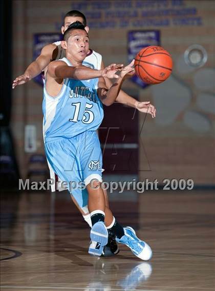 Thumbnail 3 in Fontana vs Montclair (Inland Empire Invitational) photogallery.