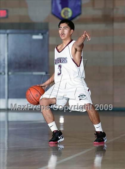 Thumbnail 1 in Fontana vs Montclair (Inland Empire Invitational) photogallery.