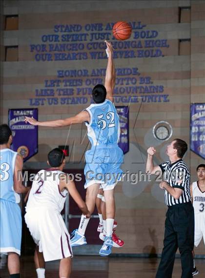 Thumbnail 1 in Fontana vs Montclair (Inland Empire Invitational) photogallery.