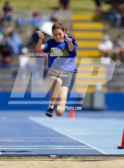 Thumbnail 1 in Kahuku Qualifying Meet #1 photogallery.
