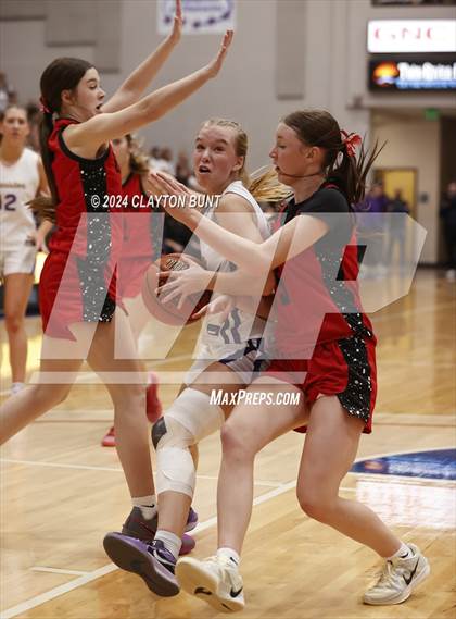 Thumbnail 1 in Clarkston vs. Lewiston photogallery.