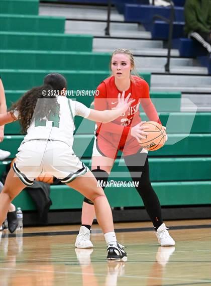 Thumbnail 3 in Regis Jesuit @ ThunderRidge photogallery.