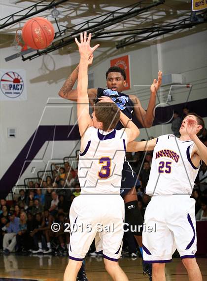Thumbnail 2 in Righetti vs. Compton photogallery.
