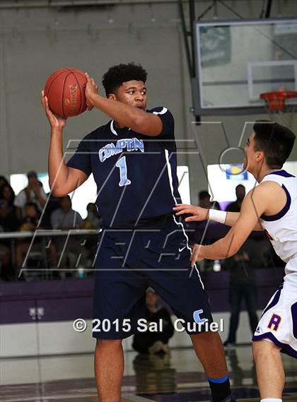 Thumbnail 1 in Righetti vs. Compton photogallery.