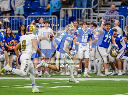 Thumbnail 1 in Alamo Heights vs. Miller (UIL 5A Regional Playoff) photogallery.