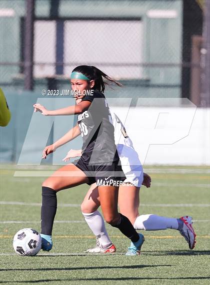 Thumbnail 3 in Archbishop Mitty vs. St. Mary's photogallery.