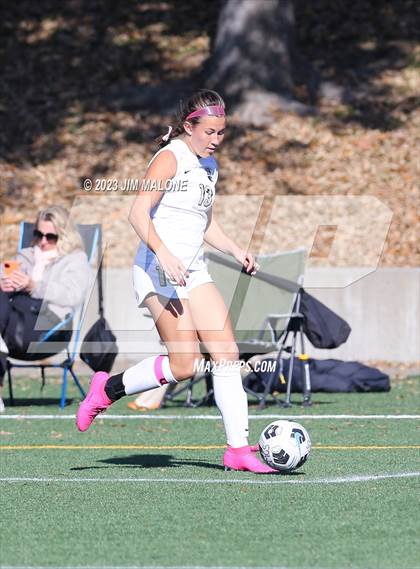 Thumbnail 2 in Archbishop Mitty vs. St. Mary's photogallery.