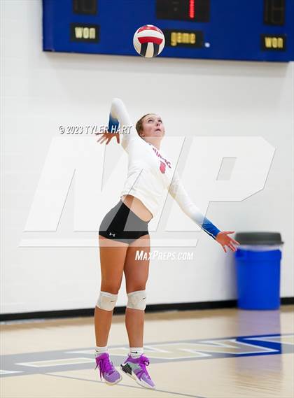 Thumbnail 2 in Plainfield @ Tri-West Hendricks photogallery.