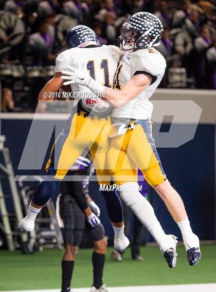 Thumbnail 2 in Independence vs. Highland Park (UIL 5A D1 AREA PLAYOFF at The Star) photogallery.