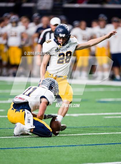 Thumbnail 1 in Independence vs. Highland Park (UIL 5A D1 AREA PLAYOFF at The Star) photogallery.
