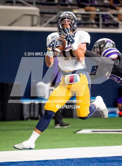 Thumbnail 3 in Independence vs. Highland Park (UIL 5A D1 AREA PLAYOFF at The Star) photogallery.