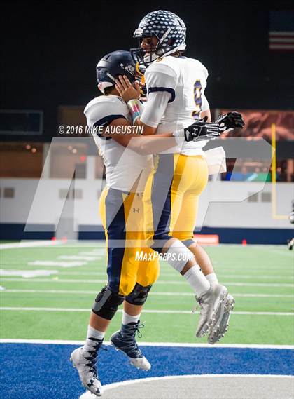 Thumbnail 3 in Independence vs. Highland Park (UIL 5A D1 AREA PLAYOFF at The Star) photogallery.