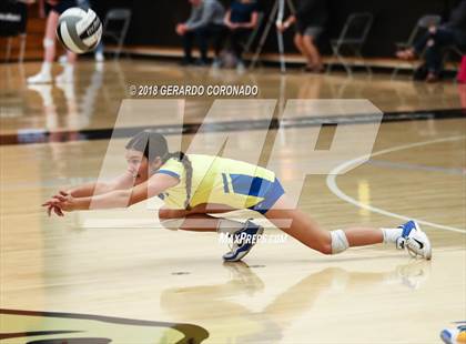 Thumbnail 1 in Amador Valley vs. Exeter (Stockton Classic) photogallery.