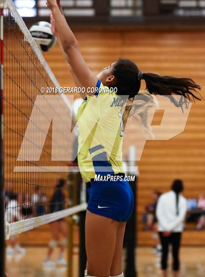 Thumbnail 2 in Amador Valley vs. Exeter (Stockton Classic) photogallery.