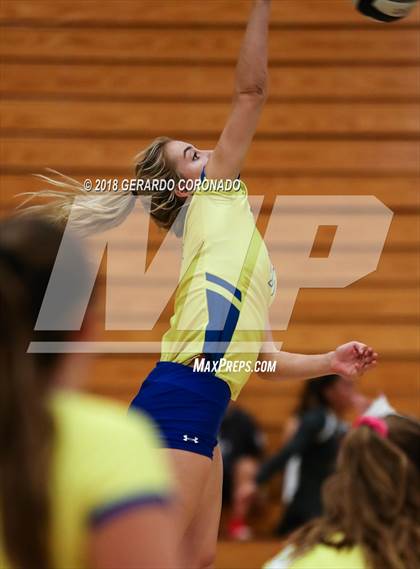 Thumbnail 3 in Amador Valley vs. Exeter (Stockton Classic) photogallery.