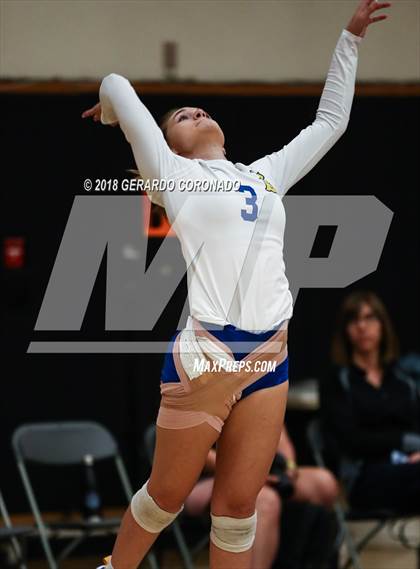 Thumbnail 1 in Amador Valley vs. Exeter (Stockton Classic) photogallery.