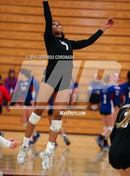 Thumbnail 1 in Amador Valley vs. Exeter (Stockton Classic) photogallery.