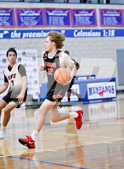 Thumbnail 2 in Countryside vs Skills Center Elite. (Hoopvibe - Preseason) photogallery.