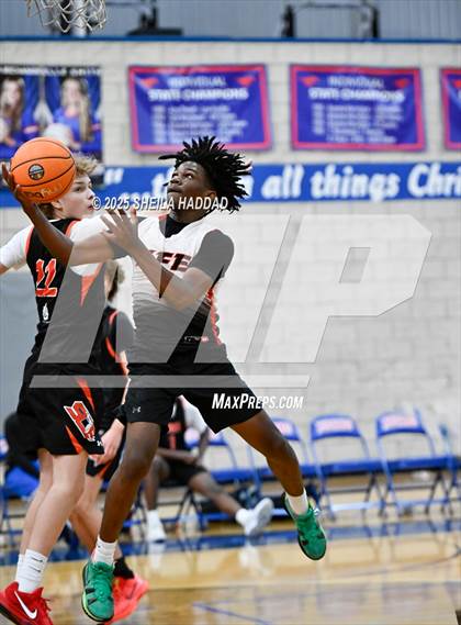 Thumbnail 3 in Countryside vs Skills Center Elite. (Hoopvibe - Preseason) photogallery.