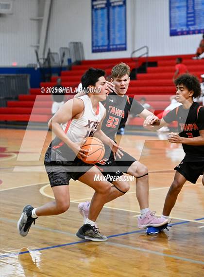 Thumbnail 3 in Countryside vs Skills Center Elite. (Hoopvibe - Preseason) photogallery.