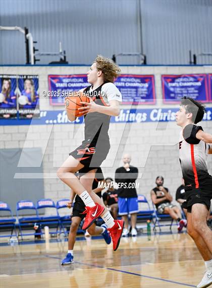 Thumbnail 1 in Countryside vs Skills Center Elite. (Hoopvibe - Preseason) photogallery.