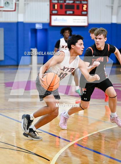 Thumbnail 2 in Countryside vs Skills Center Elite. (Hoopvibe - Preseason) photogallery.