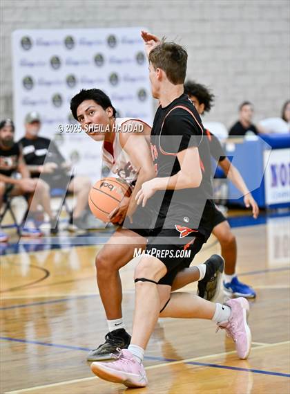 Thumbnail 2 in Countryside vs Skills Center Elite. (Hoopvibe - Preseason) photogallery.