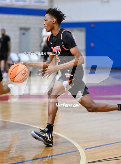 Thumbnail 2 in Countryside vs Skills Center Elite. (Hoopvibe - Preseason) photogallery.