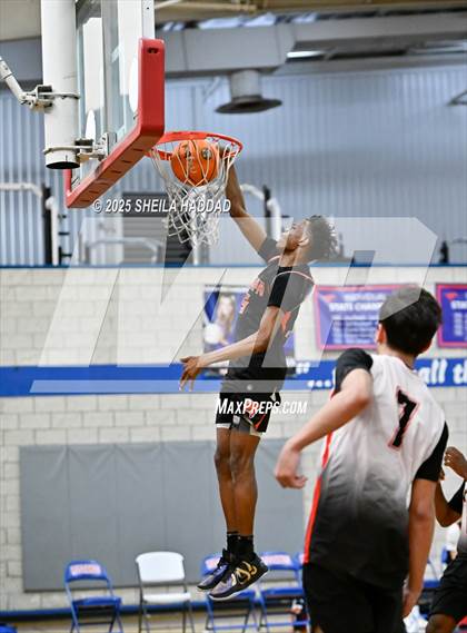 Thumbnail 3 in Countryside vs Skills Center Elite. (Hoopvibe - Preseason) photogallery.