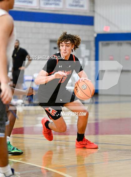 Thumbnail 1 in Countryside vs Skills Center Elite. (Hoopvibe - Preseason) photogallery.