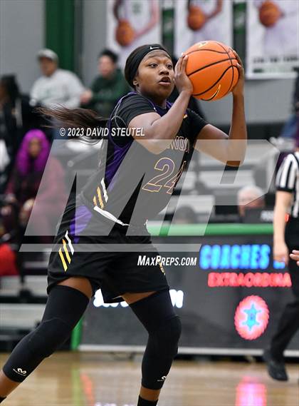 Thumbnail 1 in Lynwood vs. St. Mary's (St. Mary's Stockton MLK Showcase) photogallery.