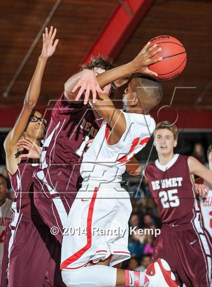 Thumbnail 1 in DeSmet Jesuit @ Chaminade photogallery.