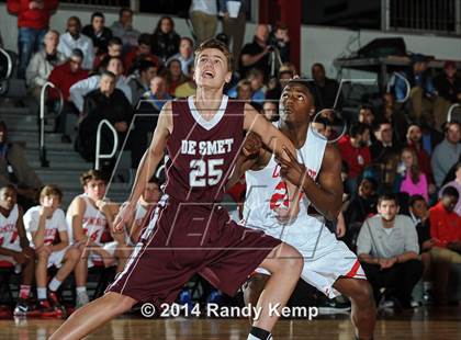 Thumbnail 2 in DeSmet Jesuit @ Chaminade photogallery.
