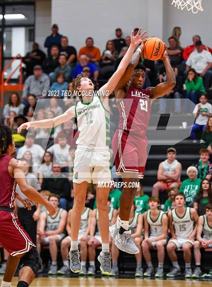 Thumbnail 1 in Valley Springs vs. Lakeside (AAA 3A State Playoff first round) photogallery.
