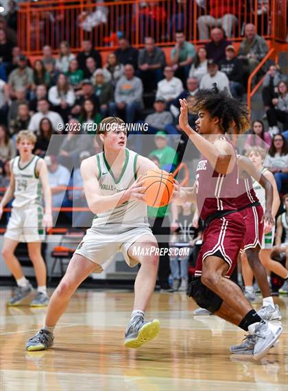 Thumbnail 1 in Valley Springs vs. Lakeside (AAA 3A State Playoff first round) photogallery.