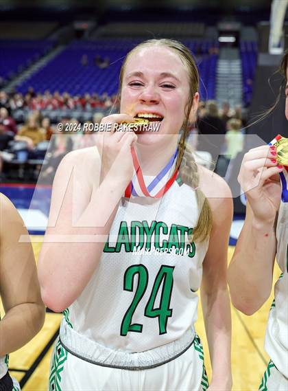 Thumbnail 2 in Valley vs. Newcastle (UIL 1A Basketball Final Medal Ceremony) photogallery.