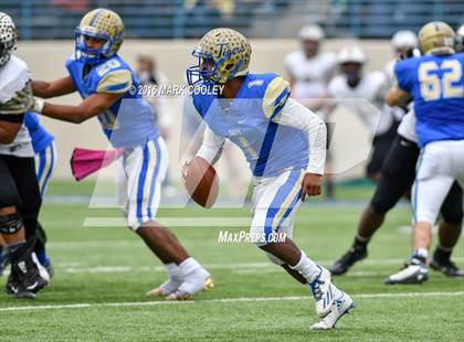Thumbnail 2 in Rockdale vs. Malakoff (UIL 3A Regional Playoff) photogallery.