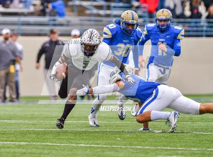 Thumbnail 2 in Rockdale vs. Malakoff (UIL 3A Regional Playoff) photogallery.