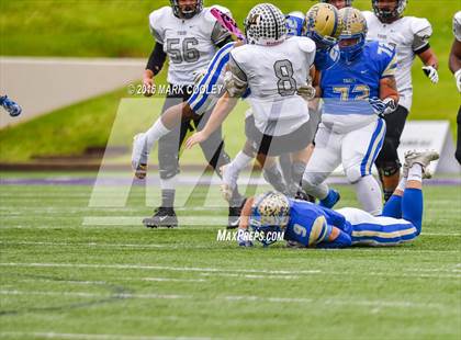 Thumbnail 1 in Rockdale vs. Malakoff (UIL 3A Regional Playoff) photogallery.