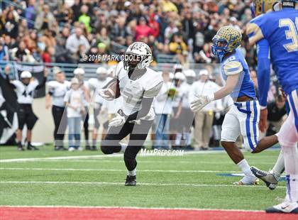 Thumbnail 2 in Rockdale vs. Malakoff (UIL 3A Regional Playoff) photogallery.