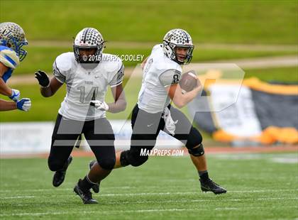 Thumbnail 1 in Rockdale vs. Malakoff (UIL 3A Regional Playoff) photogallery.