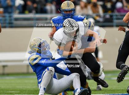 Thumbnail 3 in Rockdale vs. Malakoff (UIL 3A Regional Playoff) photogallery.