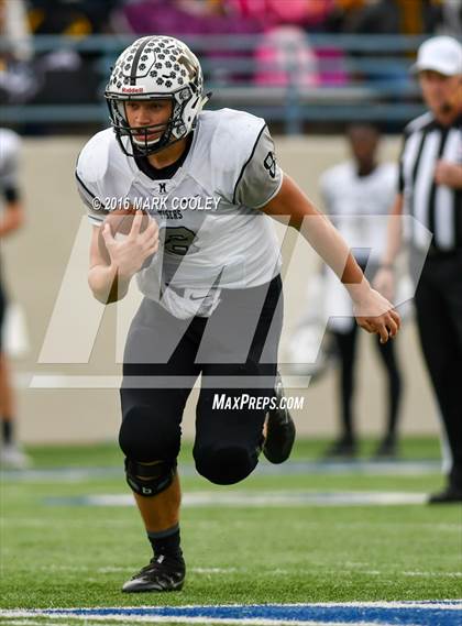 Thumbnail 2 in Rockdale vs. Malakoff (UIL 3A Regional Playoff) photogallery.