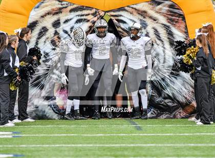 Thumbnail 3 in Rockdale vs. Malakoff (UIL 3A Regional Playoff) photogallery.