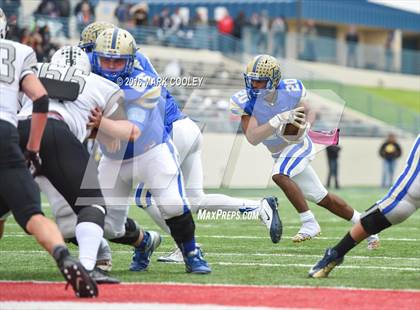 Thumbnail 2 in Rockdale vs. Malakoff (UIL 3A Regional Playoff) photogallery.